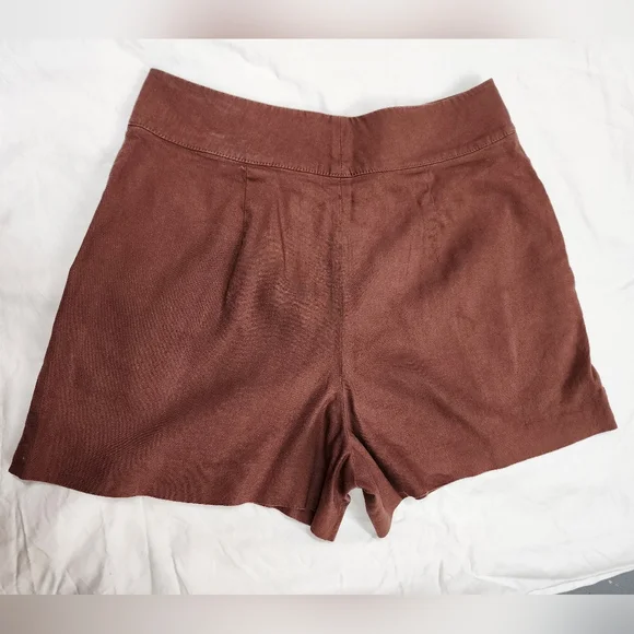 Club Monaco Brown Shorts - Picture 2 of 7